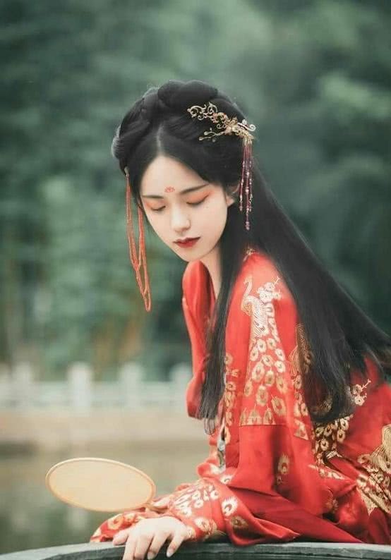 十二星座女古装"闭眼杀":巨蟹清纯,双鱼唯美,水瓶宛若画中人