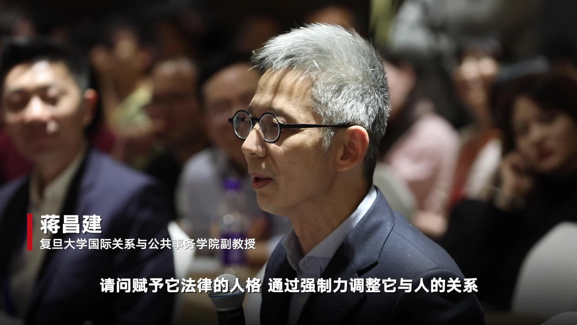 武大南大辩论 黄执中追问：如果AI在网上骂你你告谁？|黄执中_新浪新闻