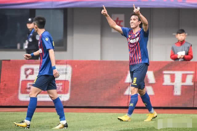 立足中超,成为黑马,青岛黄海投资人王泽楷豪言夺中超冠军