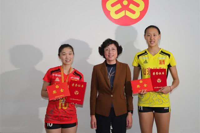 山东妇联为其授奖,李全强赖亚文现场见证