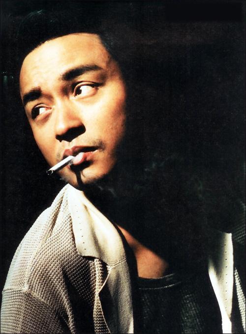 十六位明星抽烟帅照张国荣周星驰刘德华输给不会抽烟的王宝强