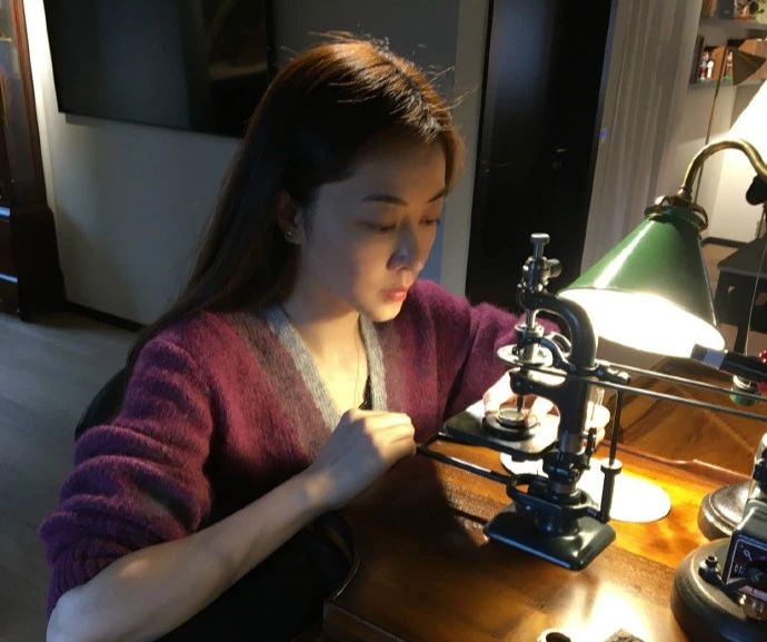 百亿阔太熊黛林带女购物，买名牌童装不手软，老公送岳母千万豪宅