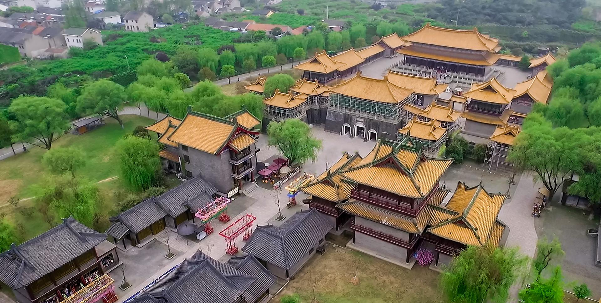 战《三英战吕布》,再现了三国时期的金戈铁马,精彩的场景让人荡气回肠