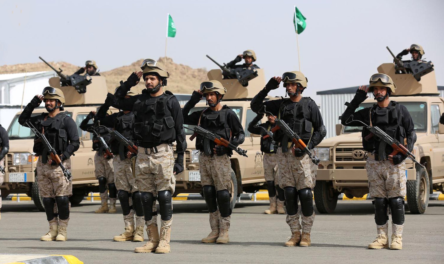 沙特买了大量美军武器5年却阵亡4千多士兵也告诉我们一个道理