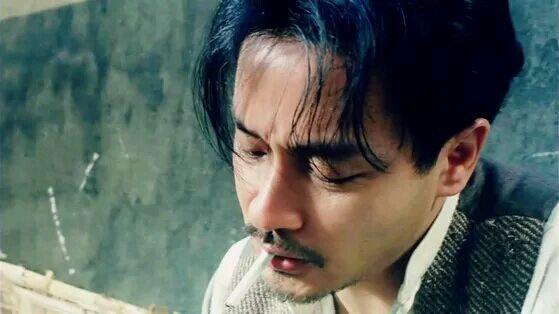 十六位明星抽烟帅照张国荣周星驰刘德华输给不会抽烟的王宝强