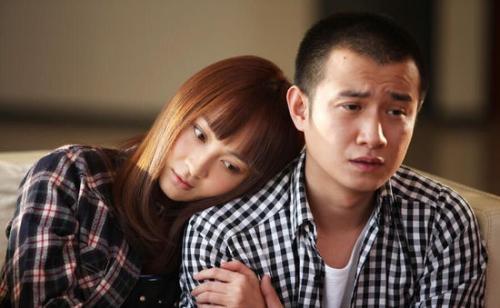 姚笛与富商男友合体约会,亲密相拥感情恩爱,力破与文章复合传闻