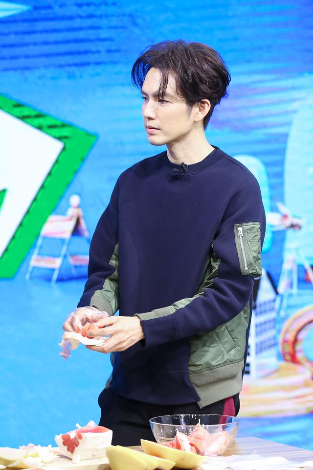 有实力有涵养的小哇钟汉良盘点一波他的私服穿搭可真太帅了