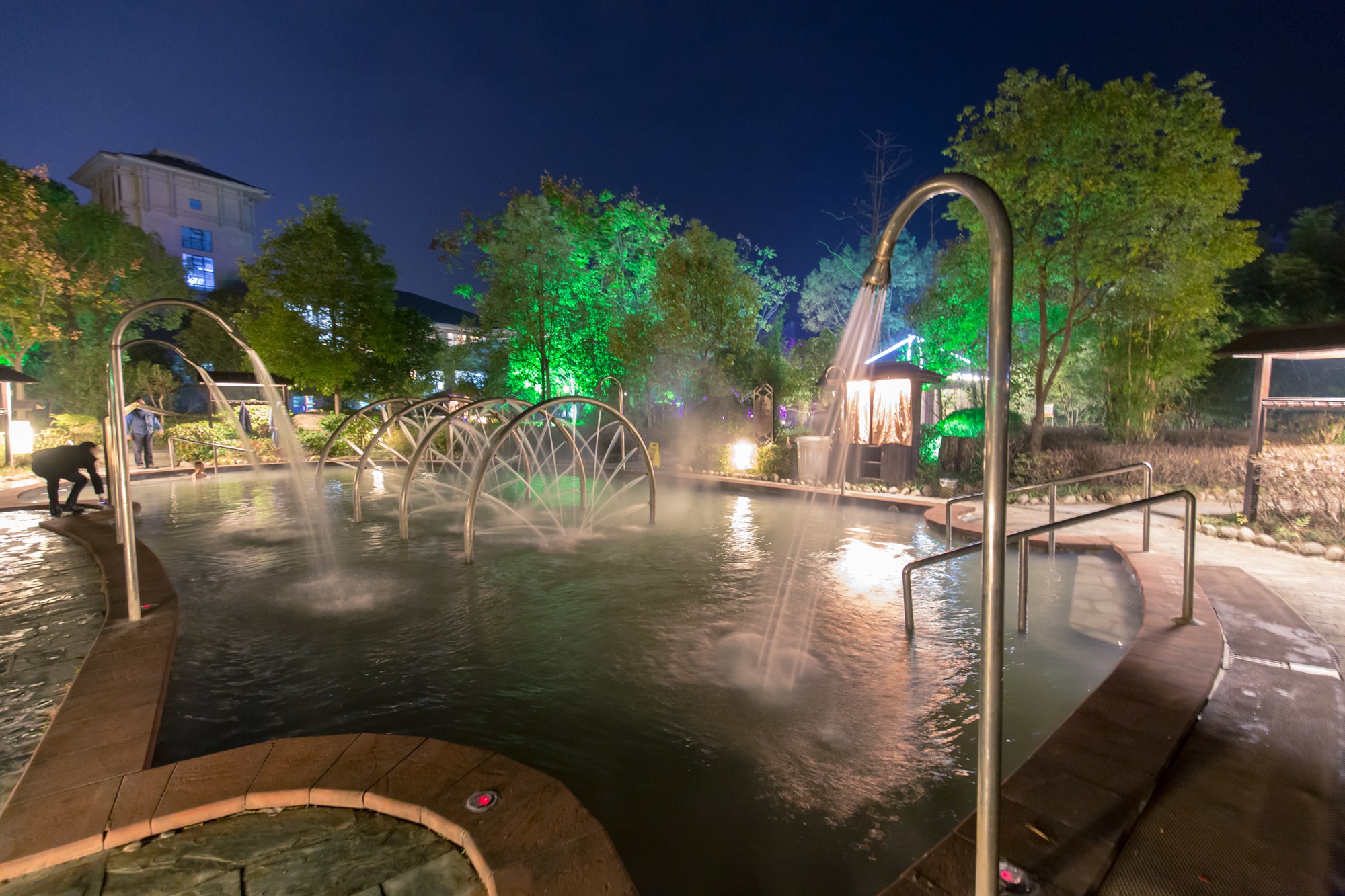 嘉鱼山湖温泉开业了武汉人享受温泉养生仅需40分钟