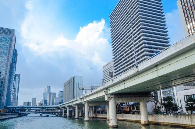 日本最适合逛街的城市：望不到底的购物街，运河上看岸边宅男跳舞