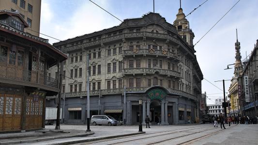 魔都上海值得一去的景点:法租界感受老上海气息,静安寺拜佛烧香