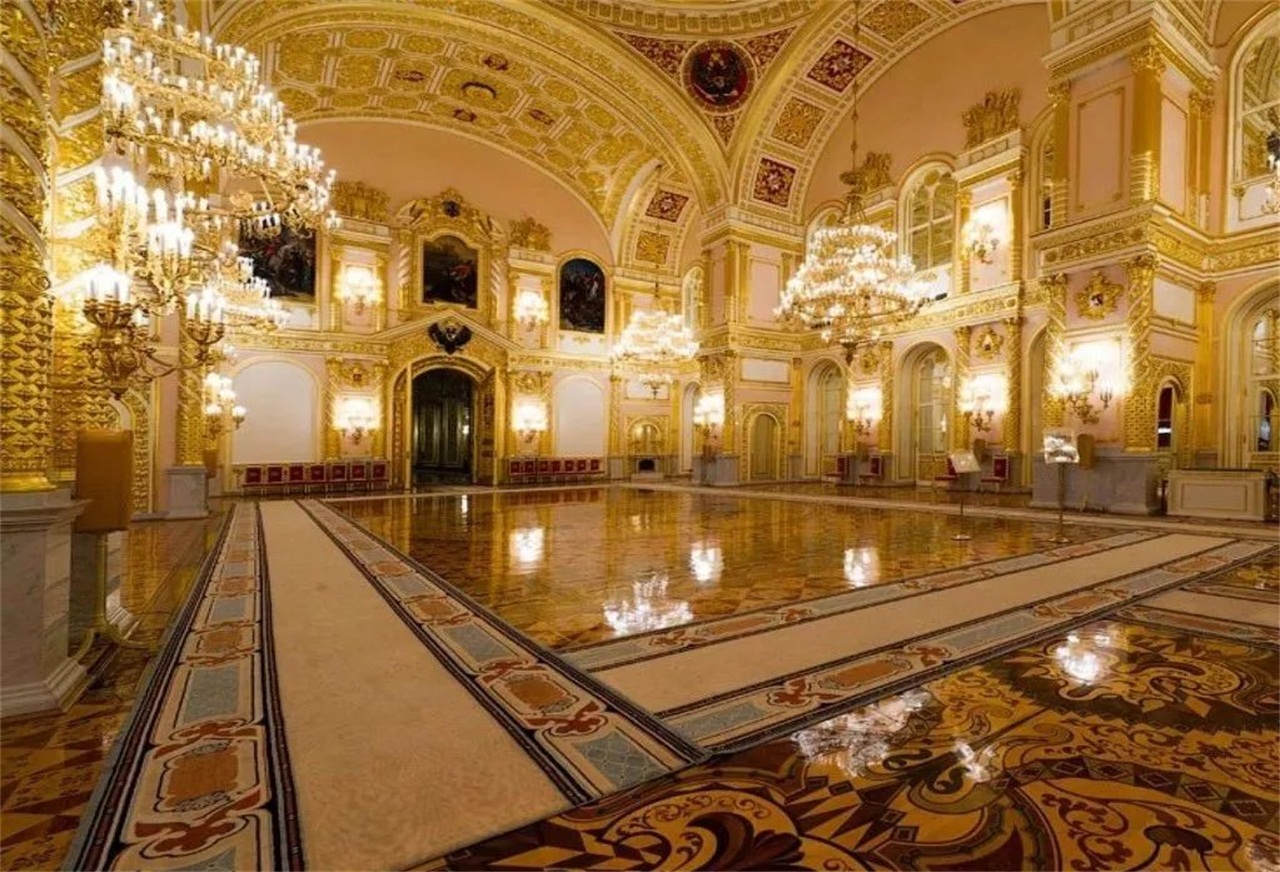 全球第一大私人住宅耗资15亿拥有110个车库存放7000台车