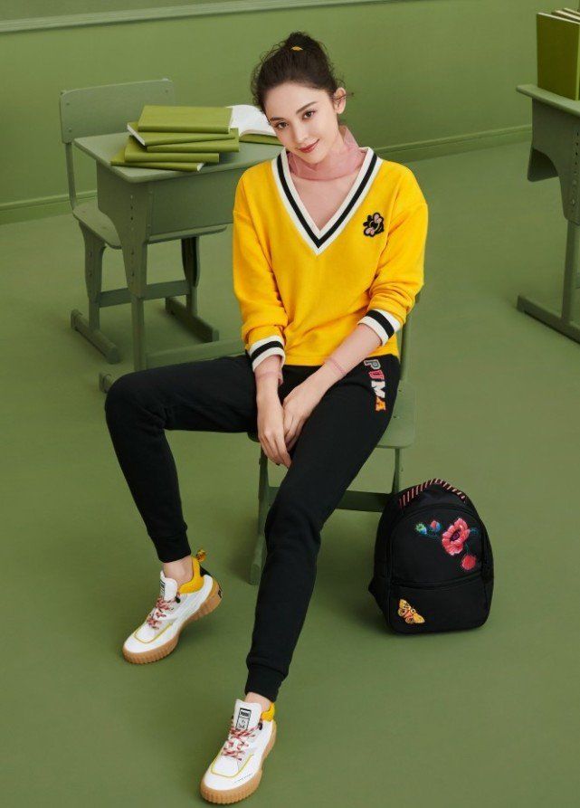 古力娜扎被路人抓拍,生图下的侧颜好惊艳,男粉看到都心动了!