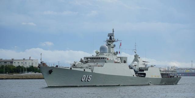 越南海军露出獠牙,9艘战舰大编队机动,4艘新锐护卫舰全部出动