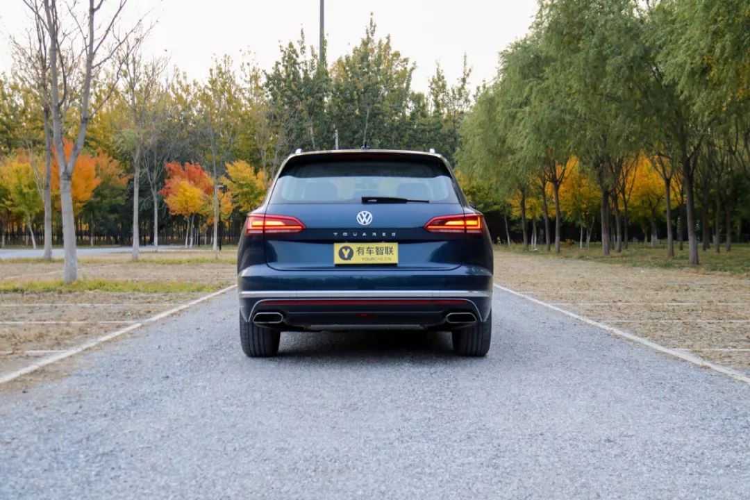 嘉哥叨车丨豪华 性能 科技三合一的产物 试驾大众（进口）途锐