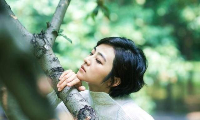 《希望的大地》中高颜值女配:一位快乐女声出道