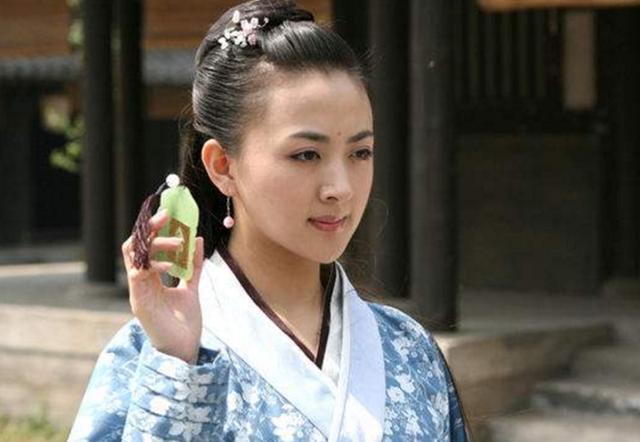 十年前是杨幂的助理,因长相甜美被导演看中,徐小飒的逆袭人生|徐飒