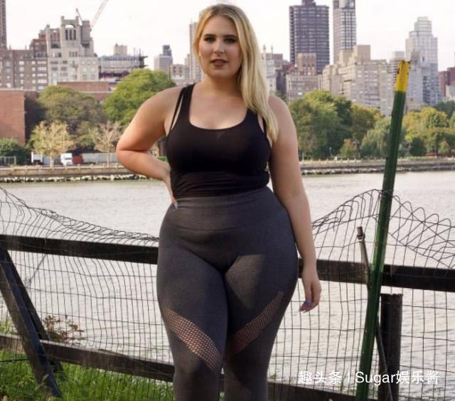 胖妹的春天来了35岁大码模特展现迷人身姿让人好不羡慕