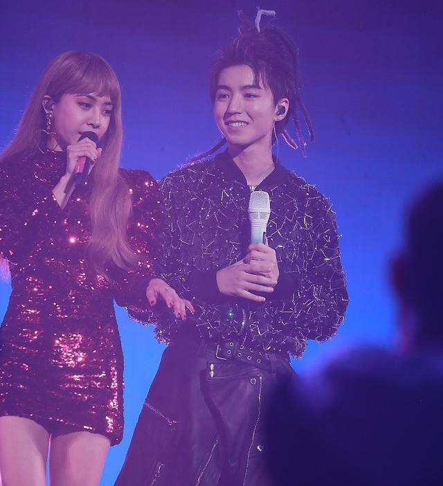 蔡依林当众撩王俊凯"姐弟恋可以吗?",男方羞答:爱情不分年龄