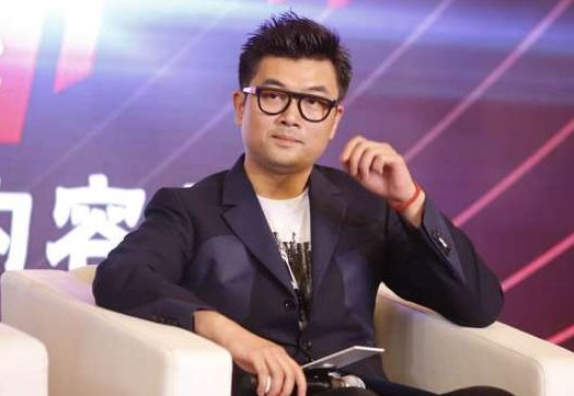 吴亦凡和秦牛正威的那段绯闻闹得是轰轰烈烈,但最终还是被黄斌给压了