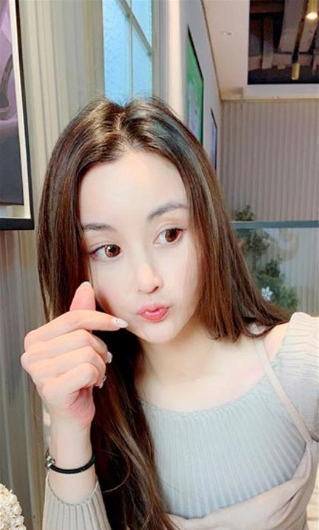 还记得《流星雨》的花痴"徐丽丽"?当时都嫌她丑,如今却追成狗