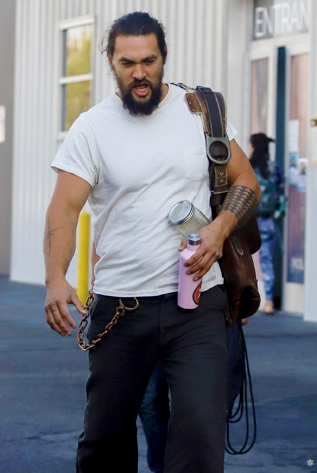 40岁杰森·莫玛现身健身房!海马王恢复肌肉,准备开拍《海王2》