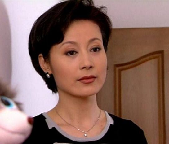 没有了尤小刚的保护,邬倩倩在娱乐圈里边天然也没有什么好的资源,可是