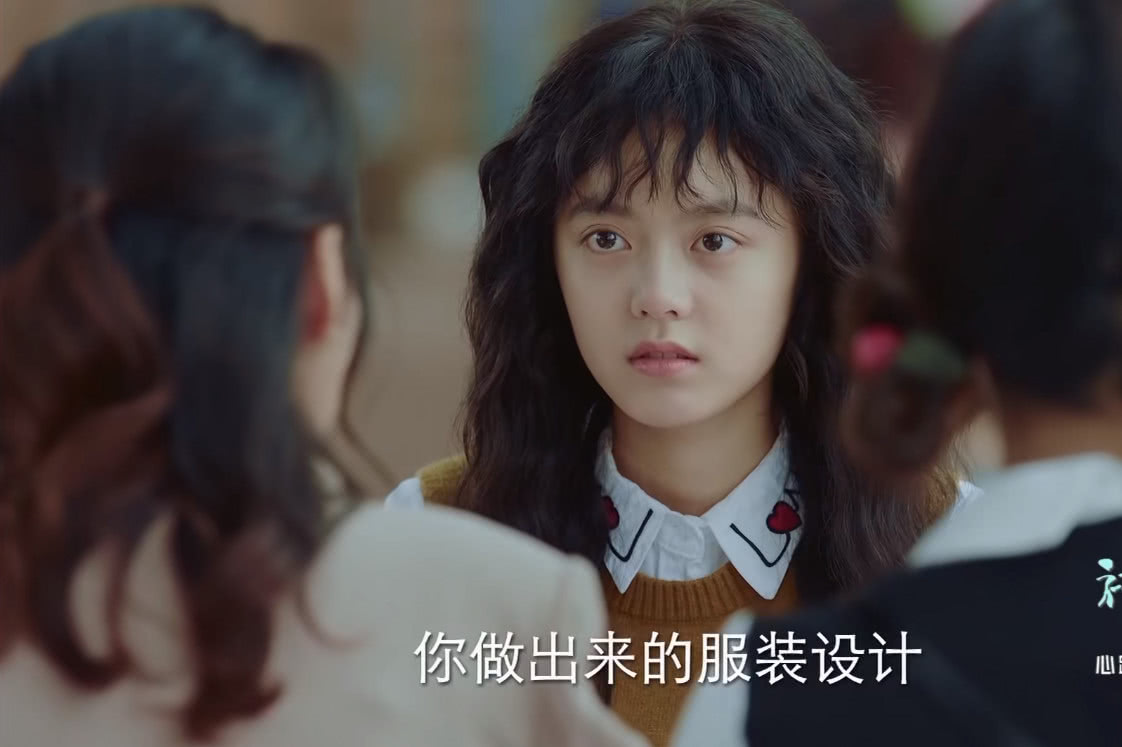 夏淼淼成功转系,帮助她的人并不是梁又年,也不是林开拓,而是她