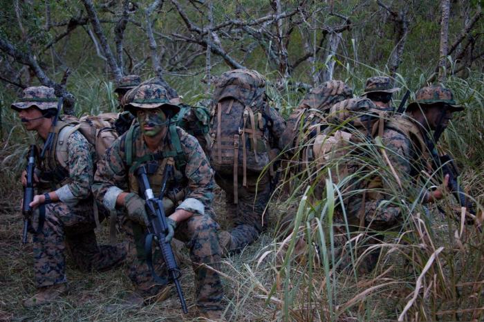 美军侦察兵装备代表全球最强实力?全面比较后,只有这国能媲美