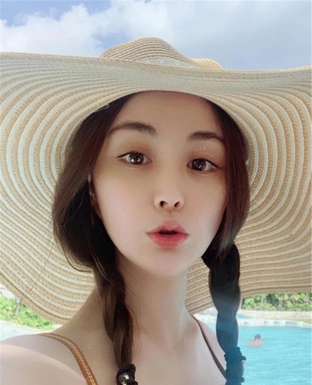 还记得《流星雨》的花痴"徐丽丽"?当时都嫌她丑,如今却追成狗