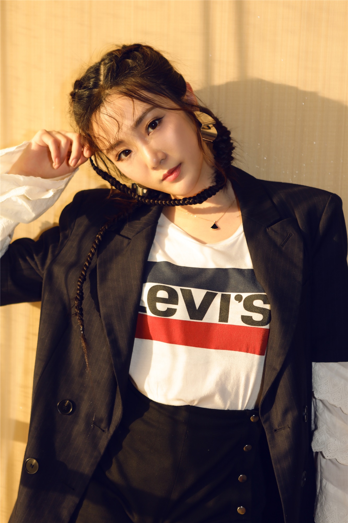 张可盈简约造型亮相亚洲微电影节实力斩获最佳新秀奖