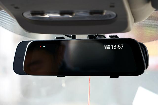 小米首款流媒体后视镜超便宜?网友:十斤猪肉的价就问你香不香?