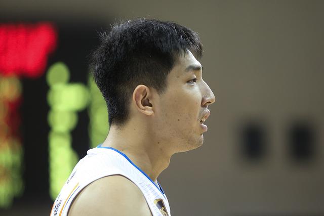 李原宇半场三分6中3砍下21分6板4断3帽