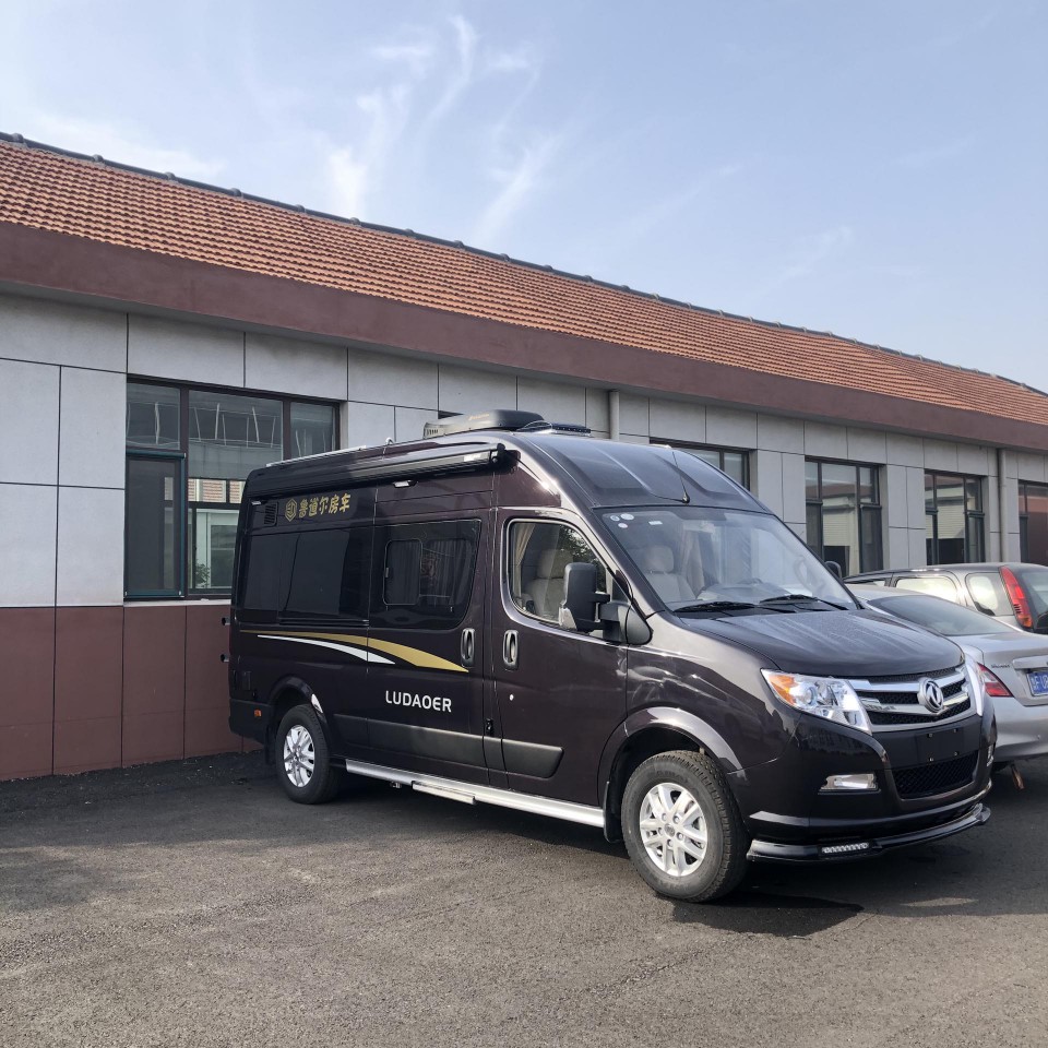 鲁道尔东风御风b型领尊版房车