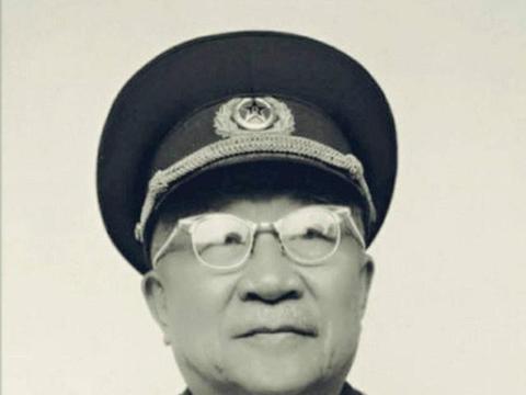 红七军三大军长，一位大将，一位被自己人杀死，一位叛变|龚楚|红七军|李明瑞_新浪新闻
