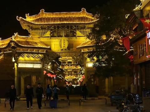 山西有个晋中市,晋中有个古城。夜景特别美。|楼子|婚纱|古装|戏台|新人_新浪新闻