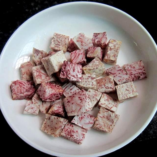 如果夜宵能吃上香甜的糖炒芝麻芋头丁那也很完美