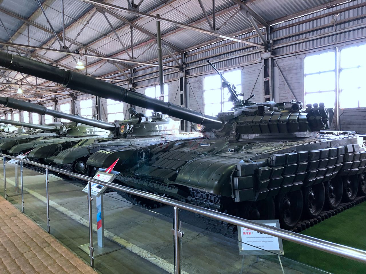 t72a/b冷战时期苏军威震世界的垃圾坦克:萨沙的兵器图谱第155期