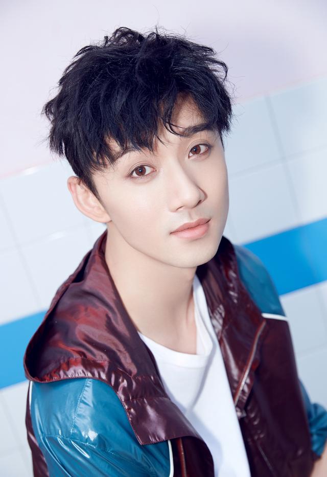 《陈情令》宋子琛,27岁李泊文现代装好帅好有少年感,宝藏男孩