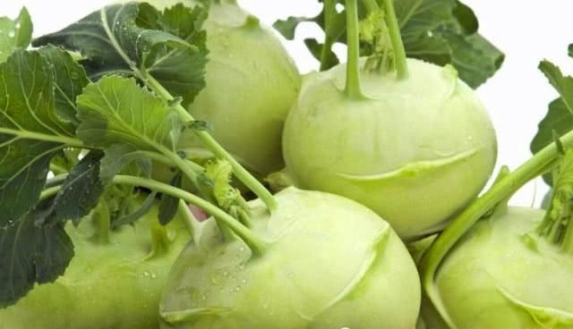 这种蔬菜学名叫苤蓝,全国各地叫法不一样,用它腌咸菜,美味无比