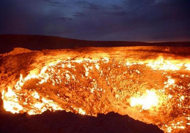 地球上最大的"火坑",燃烧了46年还不灭,犹如地狱之火