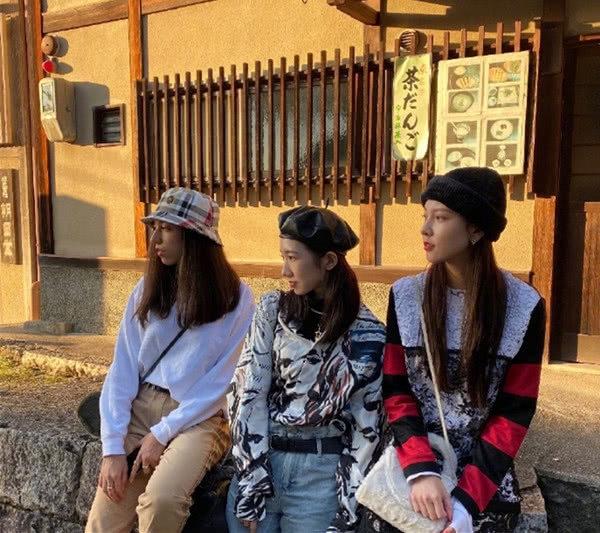 张一山和宋妍霏疑似在日本约会，章子怡和孟美岐成了“挡箭牌”