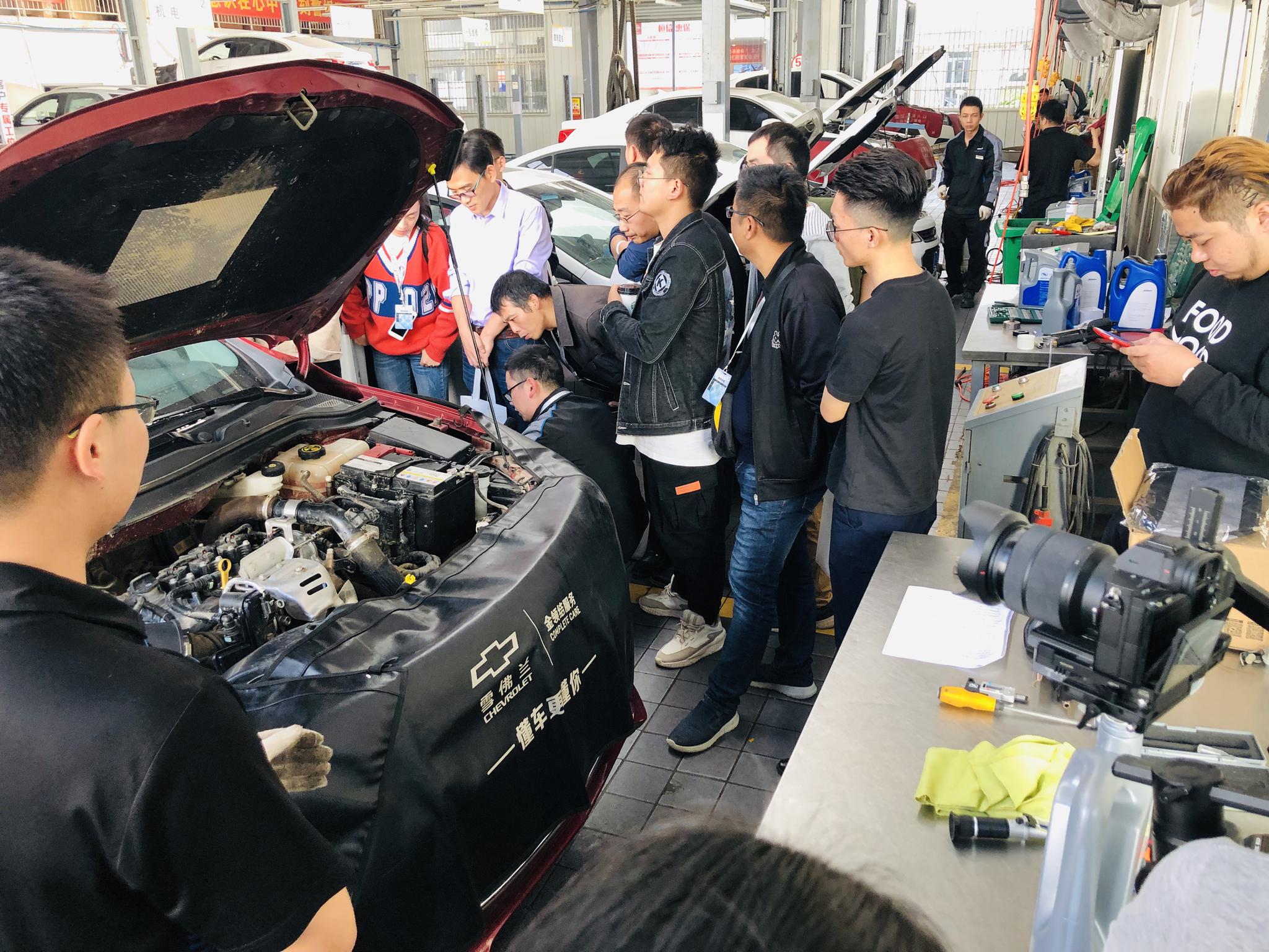 懂车更懂你 雪佛兰零距金领结售后服务活动走进武汉