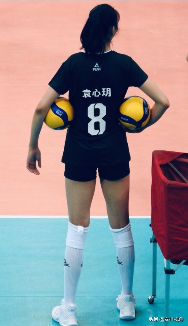 袁心玥和惠若琪参加马拉松仪式,但赛场上依然场边观战-14张图锦