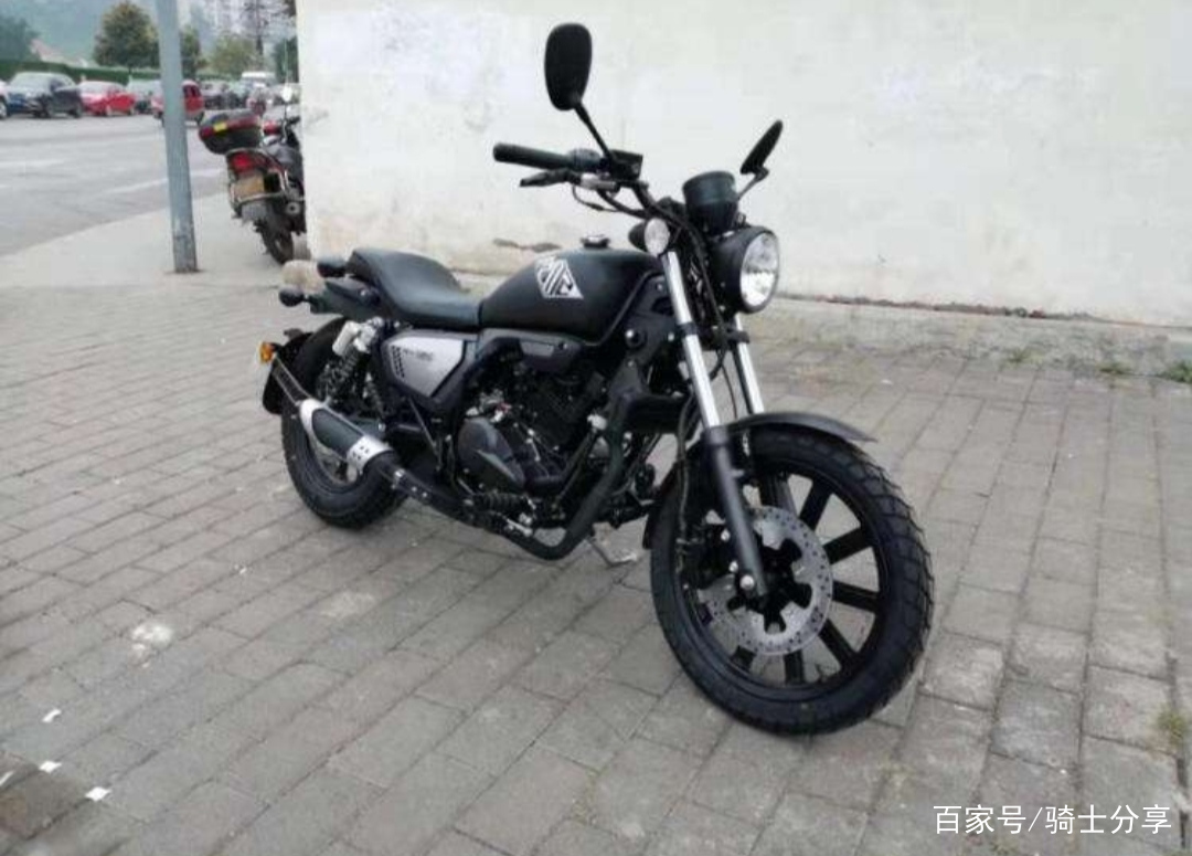 车友问,钱江复古200怎么样?百公里实际油耗是多少?