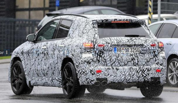 强化运动氛围？全新AMG GLA 45内饰曝光，配一体式运动座椅