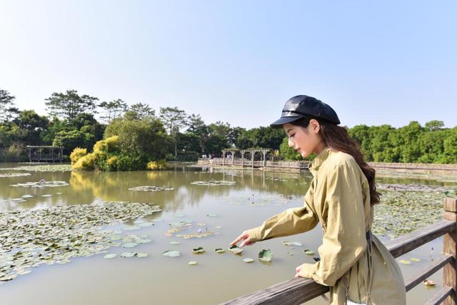 爱在深秋，我的美女媳妇开欧蓝德带我自驾游