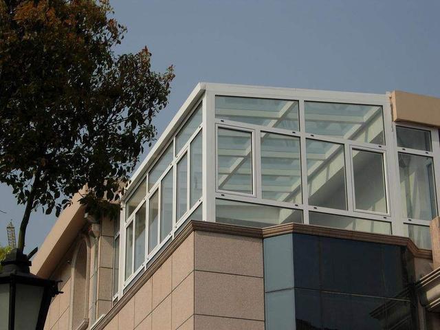 露台装阳光房,幸亏我多嘴问了一句,否则阳光房封顶要多收1000块