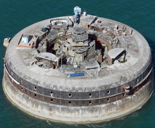 最值钱的"海上城堡",百年来从未参与战争,却被富豪700万买下