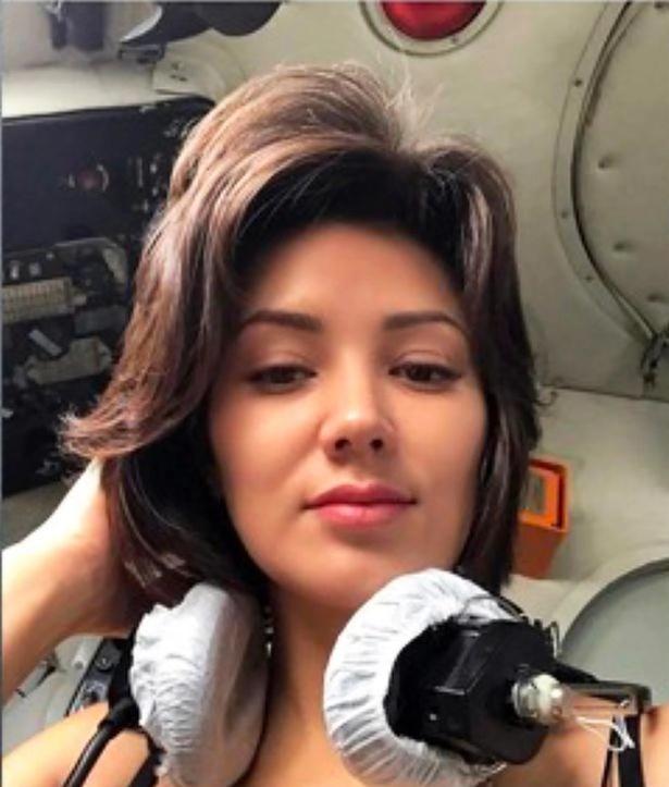 俄罗斯一航班视频曝光:机长放手让女友驾驶客机,还在边上指导