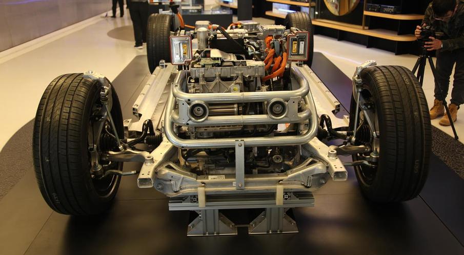 宋楠：研判“并不那么先进”的北京奔驰EQC电驱动技术状态